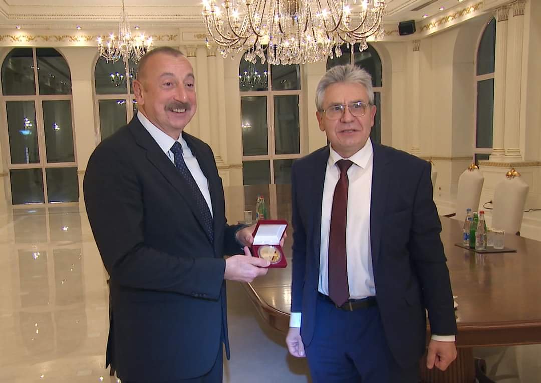 İlham Əliyev Rusiya Federasiyasının Elmlər Akademiyasının prezidentinin başçılıq etdiyi nümayəndə heyətini qəbul edib.