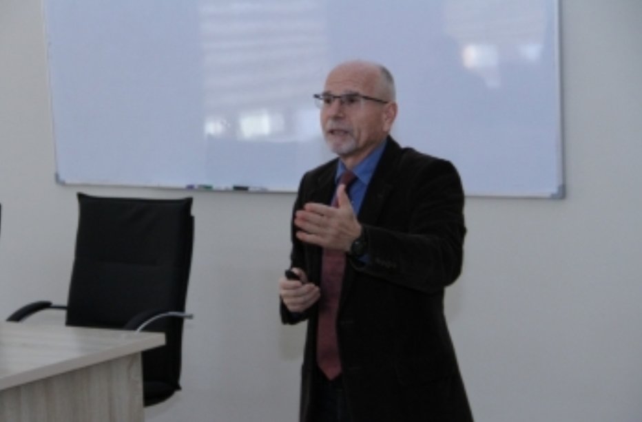 ADAU-da növbəti seminar professor İsmayıl Türkan tərəfindən keçirilib