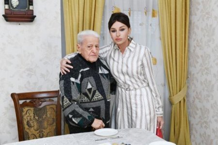 Qızı ölən Xalq artistinin ayaqları tutuldu
