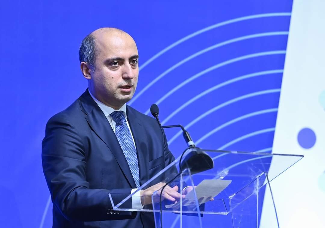 Emin Əmrullayev: “Bir çox inkişaf etmiş ölkələrdə 12 illik tədris tətbiq edilir”