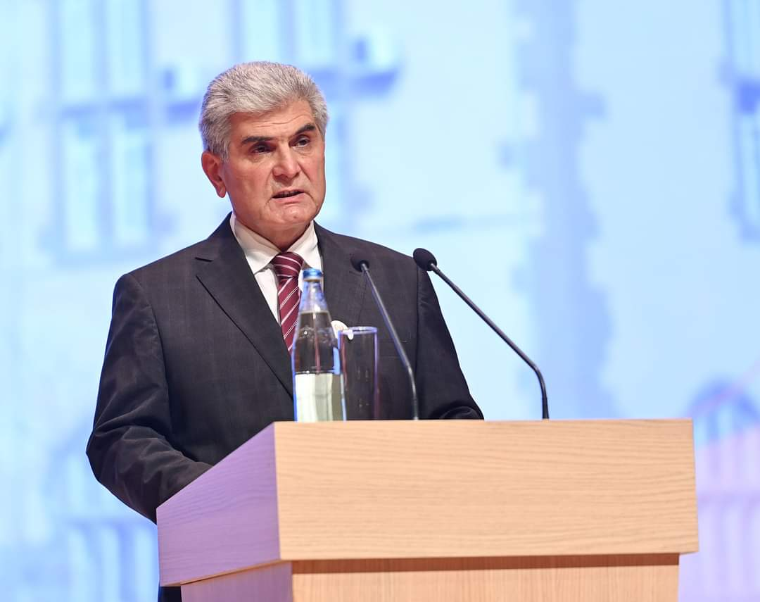 İlham Əliyev rektora “Şöhrət” ordeni verdi