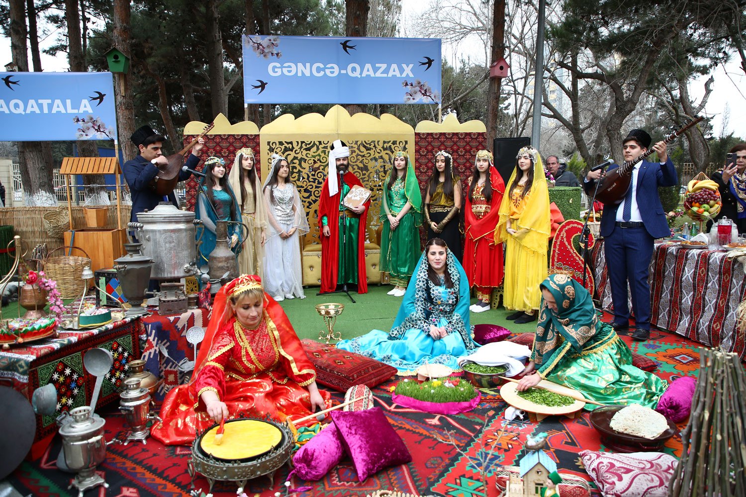 Məktəblilərdən möhtəşəm Novruz festivalı - ƏTRAFLI