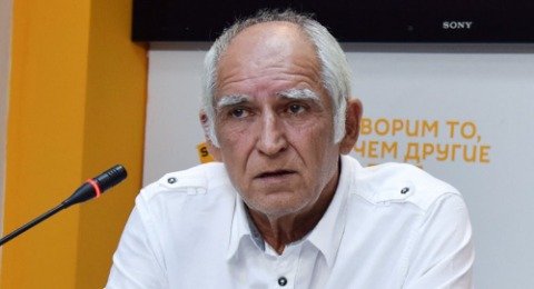 N.İsrafilov: "Nə vaxta qədər təhsil problemlərini jurnalistlər, valideynlər və ekspertlər dilə gətirəcək?"