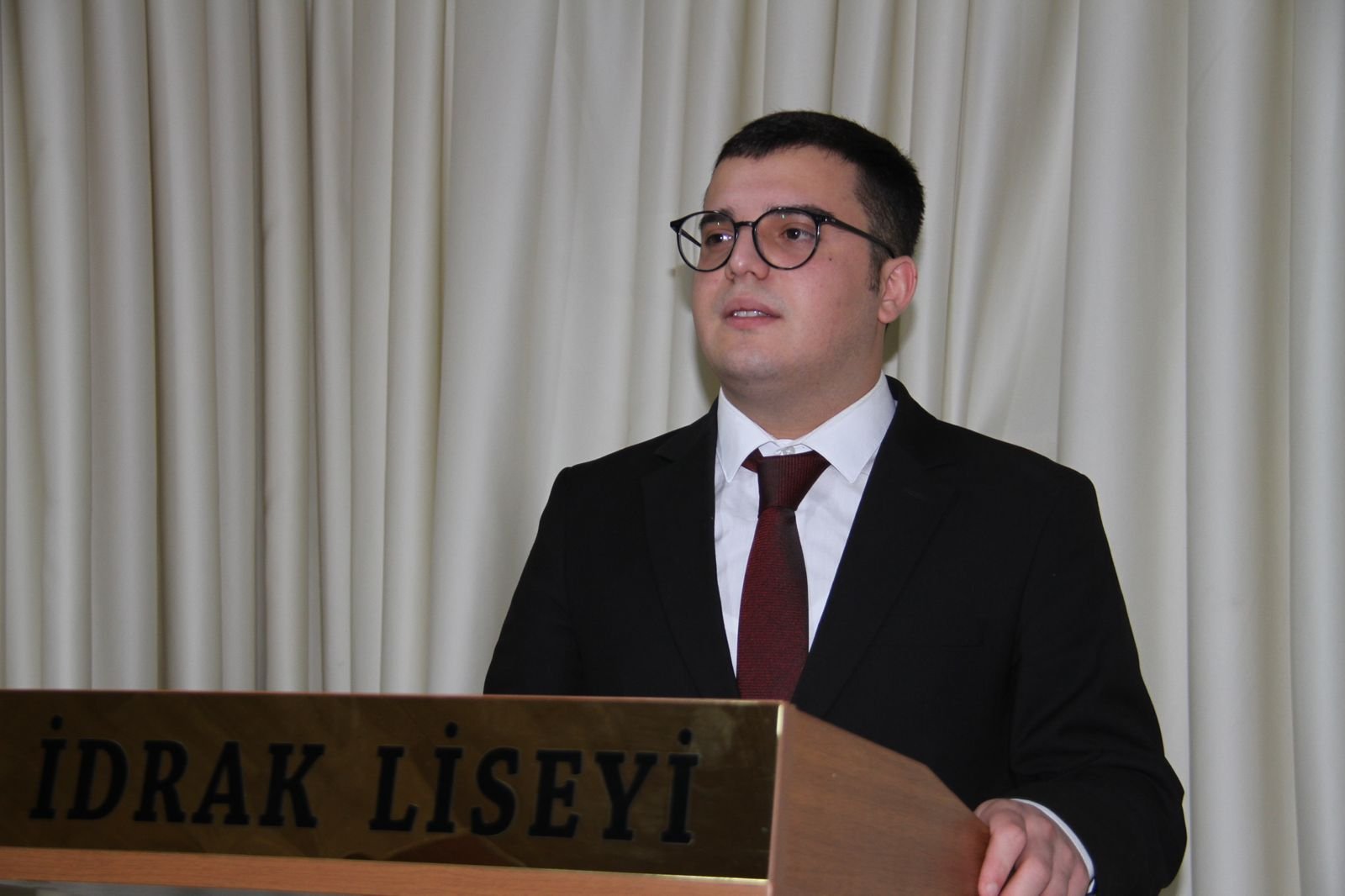 Təhsil eksperti DİM-i sərt tənqid etdi: “Valideynlər və müəllimlər səhv məlumatlandırılır”